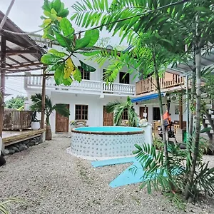 https://gon-tourist-inn.hotelspanglao.com